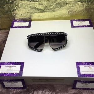 La Pearl Frames